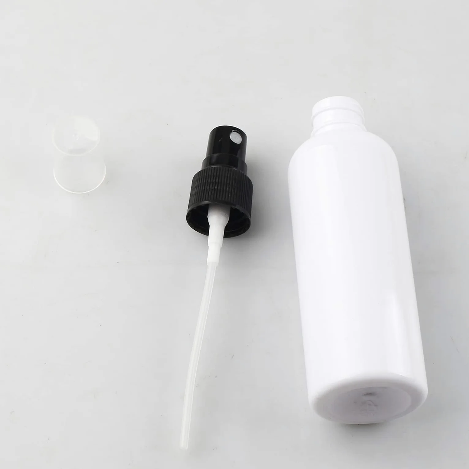 96 Pièces 100ml Vaporisateur Vide, Noir Petits Vaporisateur en Plastique, Flacon Spray Vide, Atomiseur Parfum, Bouteilles avec Pompe de Pulvérisation Noir de Voyage