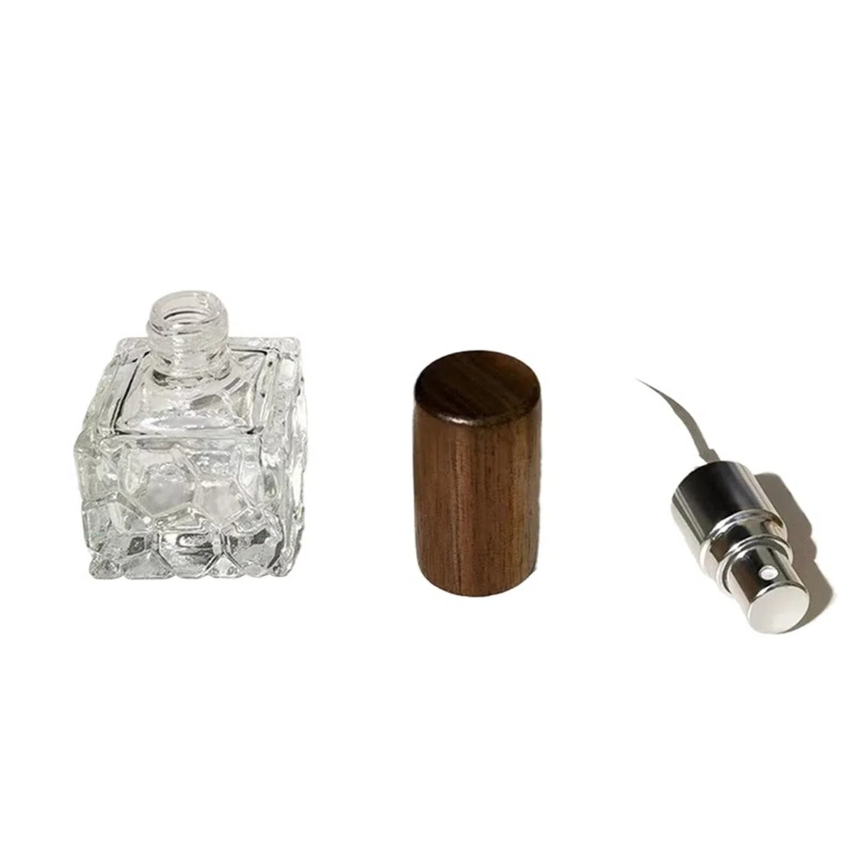 Lot de 10/30/50 flacons de parfum carrés en verre transparent de 10 ml avec bouchon en bois/bouchon en aluminium pour sous-embouteillage cosmétique (bouchon en noyer, 30 pièces)
